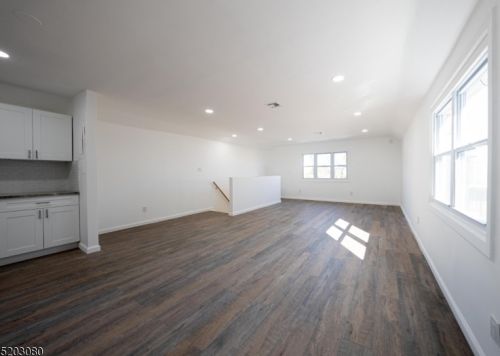 76 25th St, Bayonne NJ  07002-4937 exterior