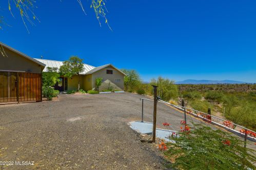 2732 Monte Vista Dr, Tucson, AZ 85745-9702