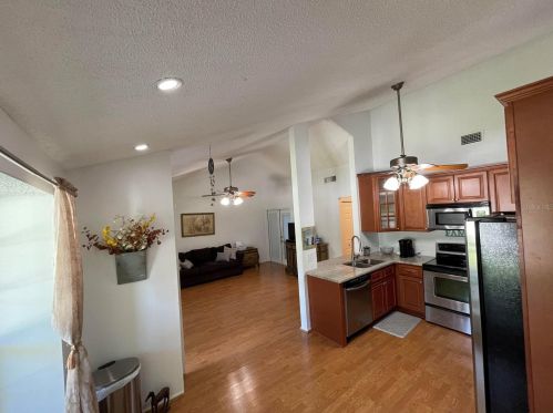2740 Kavalier Dr, Palm Harbor, FL 34684-4200