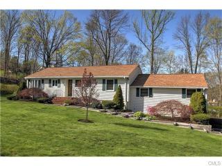 2 Brookwood Ln, Huntington CT  06484-2011 exterior