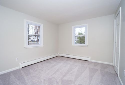 43 Joseph Rd, Salem NH  03079-2021 exterior