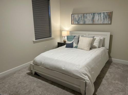 2754 Aviamar Cir, Naples FL 34114-0097 exterior