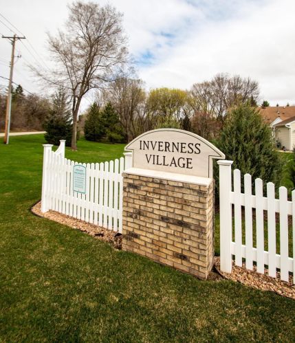 6897 Inverness Trl, South Saint Paul MN  55077-1704 exterior