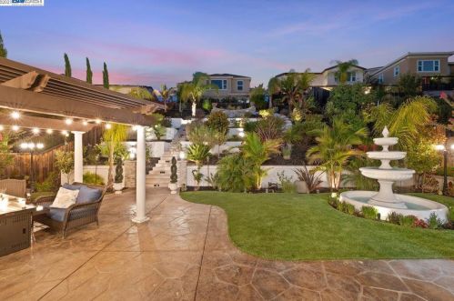 1799 Tramonti Dr, Pleasanton CA  94568-4249 exterior