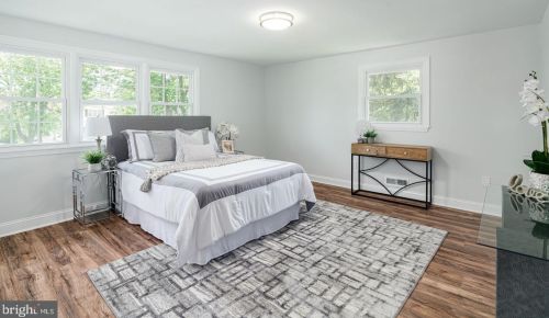 801 Meetinghouse Ct, Riverton NJ  08077-3325 exterior