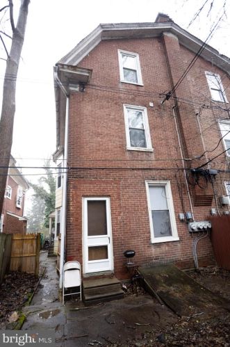 7046 Chew Ave, Philadelphia PA 19119-1846 exterior