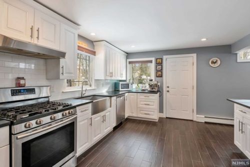 931 Monroe St, Ridgewood NJ  07450-1026 exterior