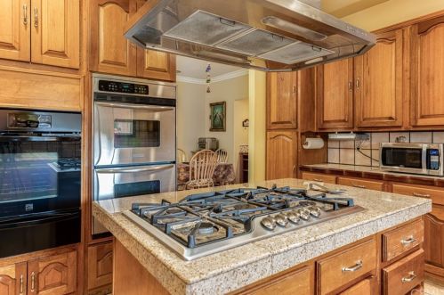 12070 Morning Ave, Downey CA  90242-2324 exterior