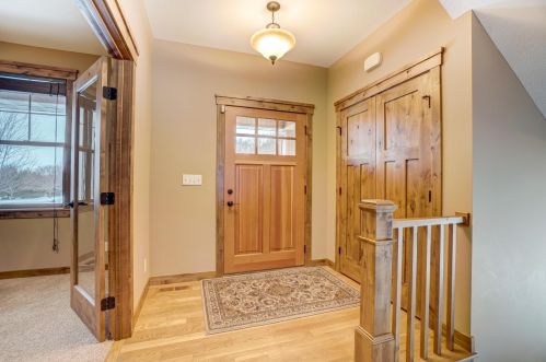 873 Yost Dr, Hudson, WI 54016-5887