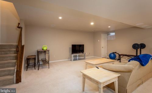 56 Green View Dr, Pottstown PA  19464-7501 exterior