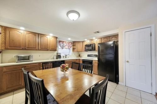 11 Diorio Prince Pl, Marlborough, NY 12542-5638