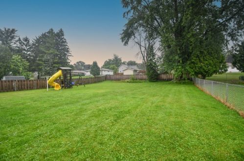 1511 Sandy Ln, Watertown WI  53098-1610 exterior