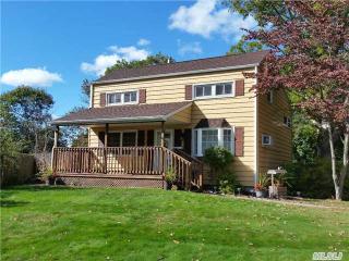 231 Eastwood Blvd, South Setauket, NY 11720-2534