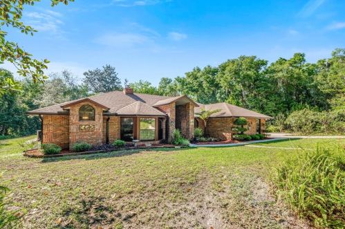 880 Braddock Rd, Deltona, FL 32725-8703
