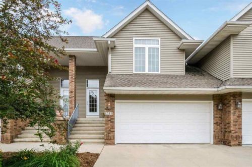 2318 Belmont Dr, Iowa City, IA 52241-9706