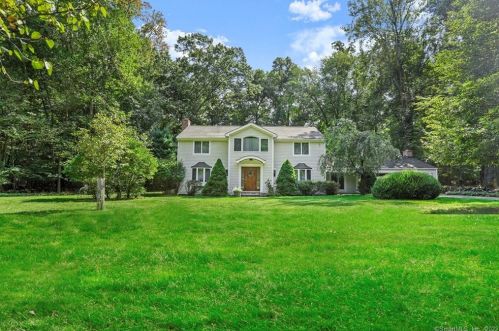 23 Toilsome Brook Rd, Stamford, CT 06905-3952