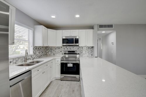 260 Saxony F, Delray Beach FL  33446-1838 exterior