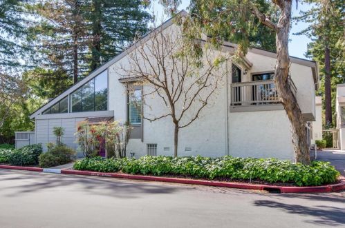 19623 Vineyard Ln, Saratoga, CA 95070-4557