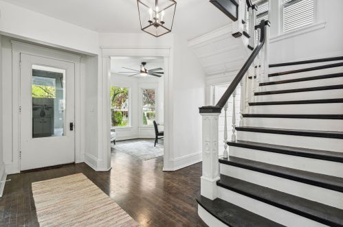 2750 Murray Ave, Milwaukee WI  53211-3645 exterior