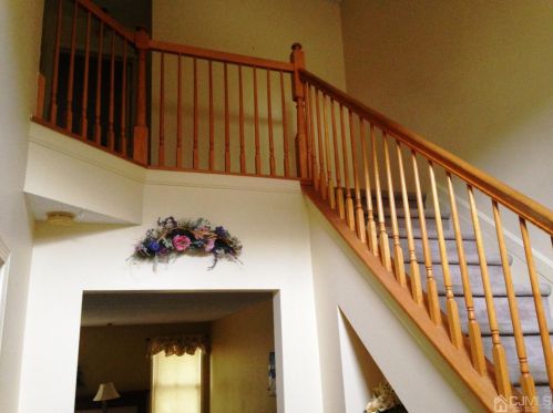 162 Stults Ln, East Brunswick, NJ 08816-5812