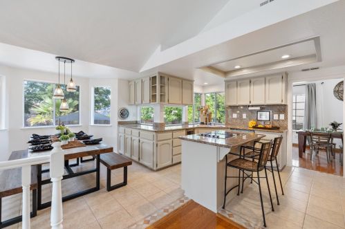 186 Baurer Cir, Folsom CA  95630-6786 exterior