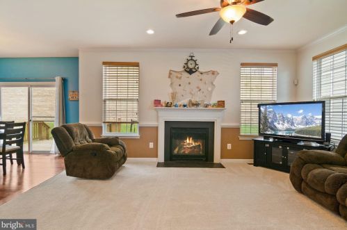 3550 Eagle Ridge Dr, Woodbridge, VA 22191-6566