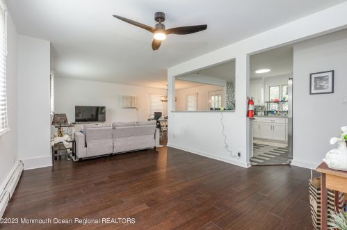 2 Schiverea Ave, East Freehold NJ  07728-1825 exterior