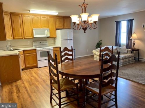 55 Kings Ct, Swedesboro NJ  08085-5033 exterior