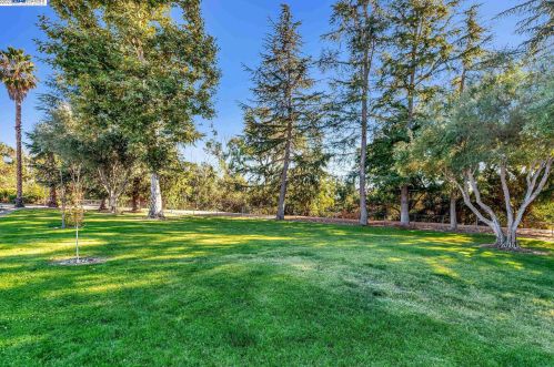 1634 Calle Santa Anna, Pleasanton CA  94566-5927 exterior