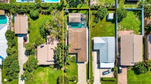 772 104th Ave, Naples FL  34108-3229 exterior
