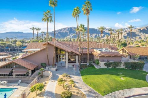 24 Palma Dr, Rancho Mirage CA  92270-3878 exterior