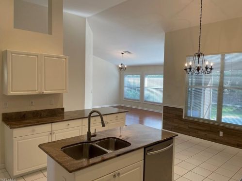 7585 Citrus Hill Ln, Naples FL  34109-0601 exterior