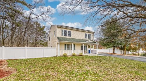 5 Margin Rd, Panamoka, NY 11961-2996