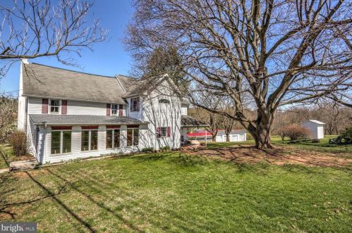 210 Hoernerstown Rd, Hummelstown PA  17036-9503 exterior