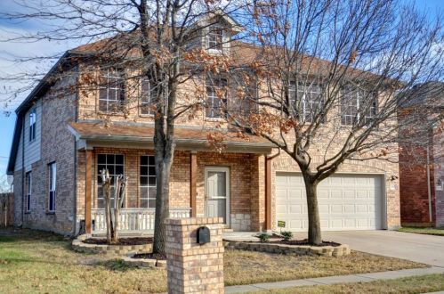 12517 Patnoe Dr, Burleson, TX 76028-7081