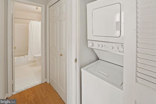 1619 R St, Washington DC 20009-6441 exterior