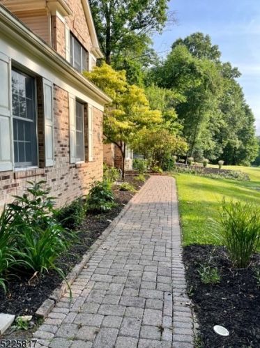 30 Carriage House Rd, Sparta NJ  07871-1300 exterior