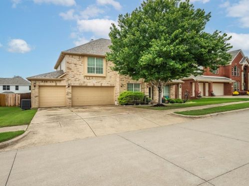7901 Parkwood Plaza Dr, Fort Worth, TX 76137-5385