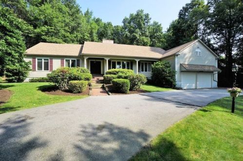 237 Spg St, Shrewsbury MA  01545-2355 exterior