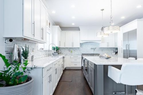 79 Lolly Ln, Stamford, CT 06903-4810