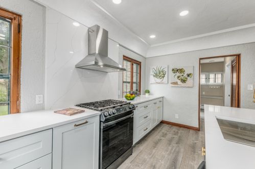 168 89th St, Milwaukee WI  53226-4502 exterior