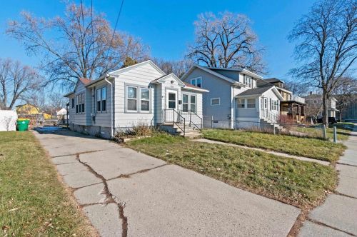 900 School Pl, Green Bay, WI 54303-1659