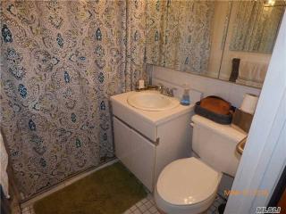 2372 Bedford Ave, North Bellmore NY  11710-3676 exterior