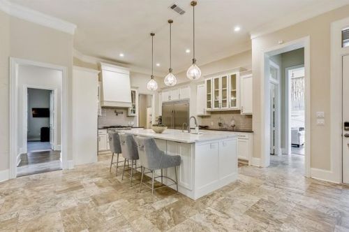 4700 Tour 18 Dr, Lewisville TX  75022-6450 exterior