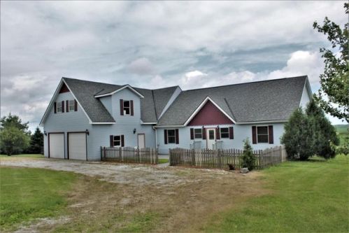 3251 270th St, Logan, IA 51546-5017