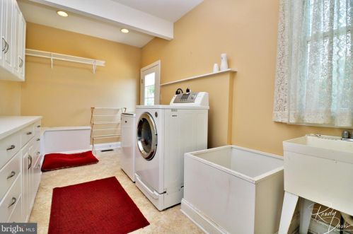 320 Stephen Ct, Charles Town WV  25414-4126 exterior