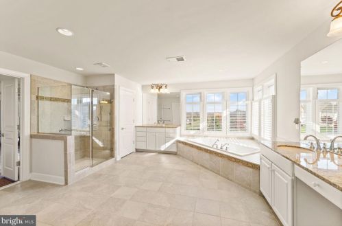 20906 Mcintosh Pl, Leesburg VA  20175-6372 exterior