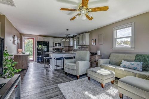 1 Kathy St, South Kingstown RI  02882-5040 exterior