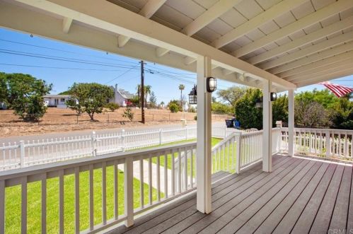 957 Montview Dr, Escondido CA  92025-5927 exterior
