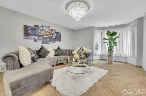 40 Ponderosa Ln, Old Bridge NJ  08857-3334 exterior